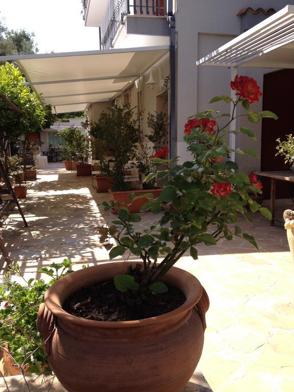 Il Giardino Dei Limoni Bed & Breakfast Aci Castello Eksteriør bilde