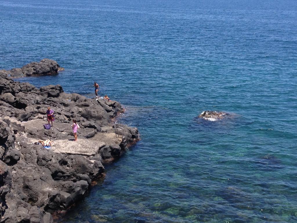 Il Giardino Dei Limoni Bed & Breakfast Aci Castello Eksteriør bilde