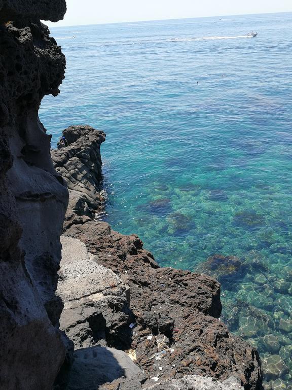 Il Giardino Dei Limoni Bed & Breakfast Aci Castello Eksteriør bilde